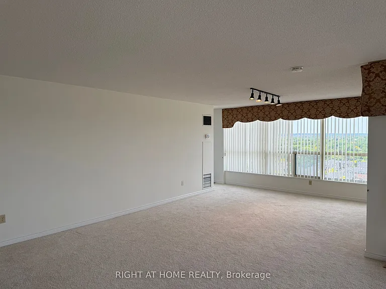 7300 Yonge St #1604 — Photo 27