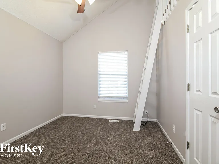 1010 Peggy Dr — Photo 13