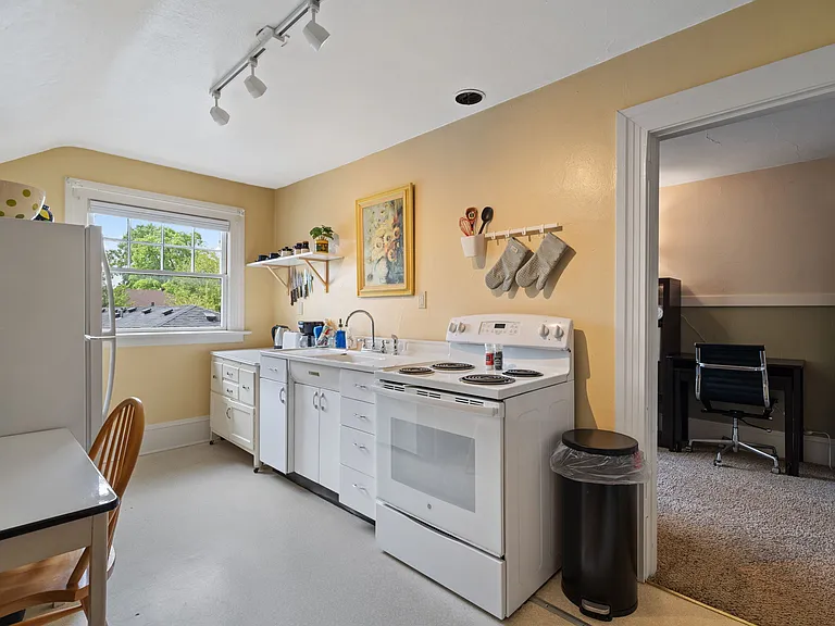 1724 NE Tillamook St — Photo 5