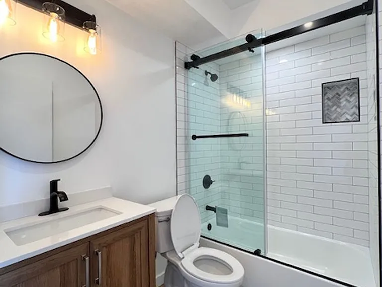 140 W Hyde Park Blvd — Photo 13