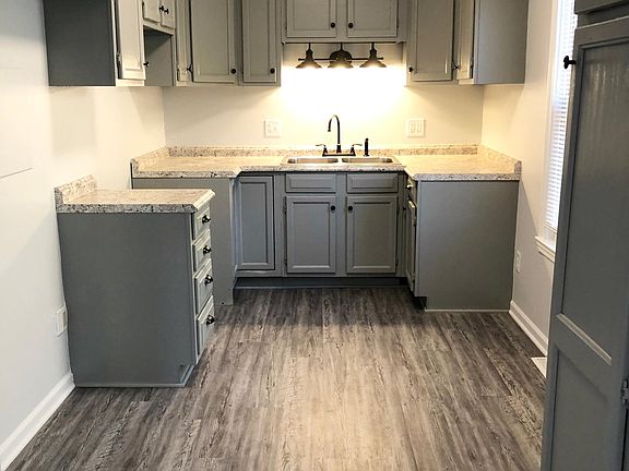 2nd image of 140 W Union St