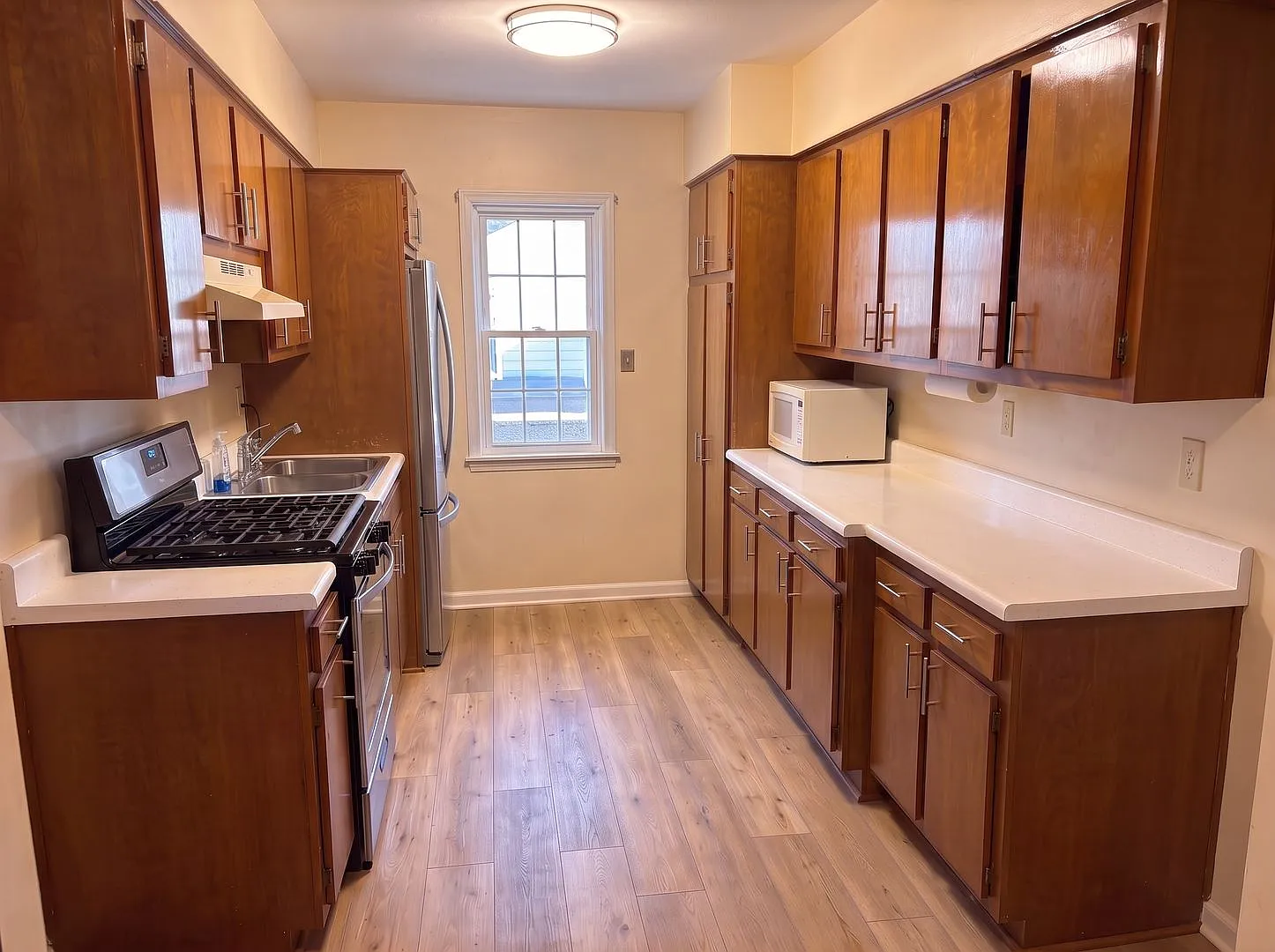 Spacious 3 Bedroom Home in Memphis $1,620/month — Photo 2