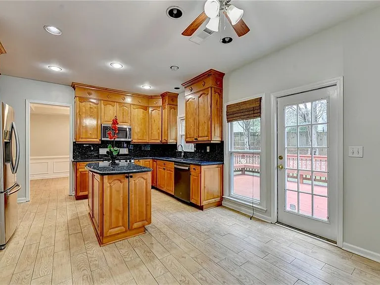 2835 Crestmont Ct — Photo 29