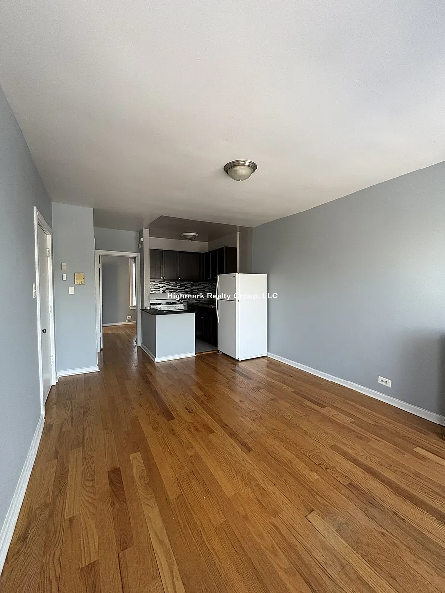 Building Photo - 5670 N Ridge Ave #6S