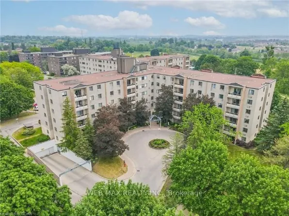93 Westwood Rd #311, Guelph, ON N1H 7J7