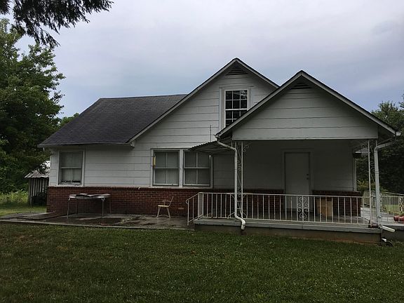 2nd image of 6909 Crepe Myrtle Ln