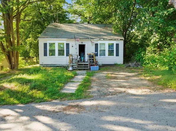8 Millett Street, Livermore Falls, ME 04254