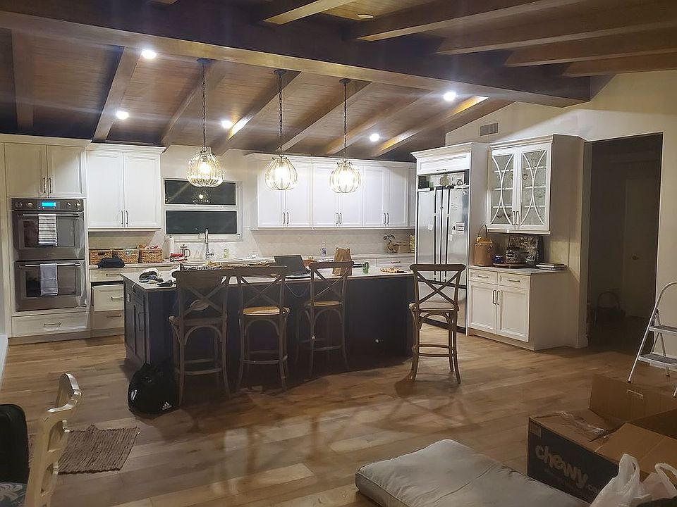 2nd image of 890 Periwinkle St