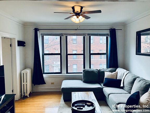 2nd image of 1478 W Byron St #3-3907