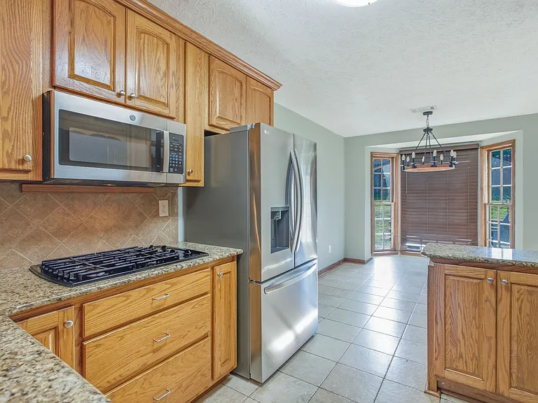 3942 Ashmore Dr — Photo 10