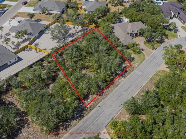 417 Olympic Dr, Rockport, TX 78382