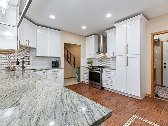 5th image of 10936 Jodan Dr