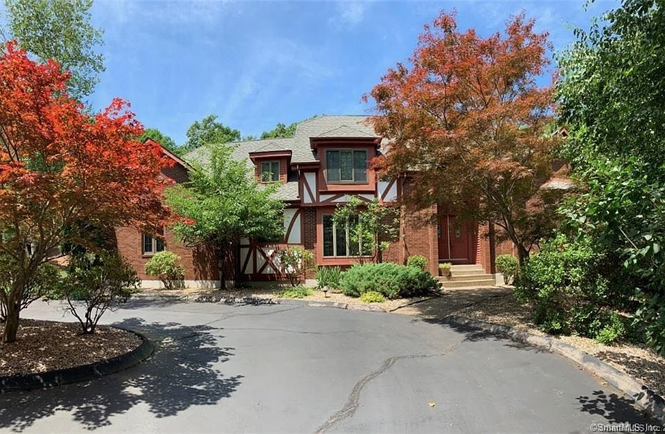 1st image of 306 Grandview Dr