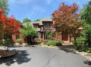 306 Grandview Dr, Glastonbury, CT 06033