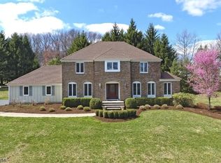 97 Country Acres Dr, Hampton, NJ 08827