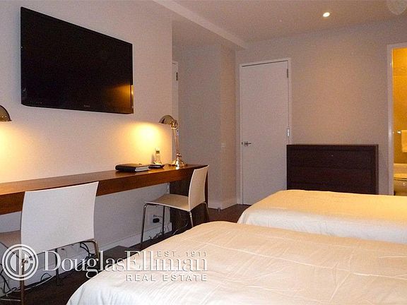 5th image of 106 Central Park S APT 18G