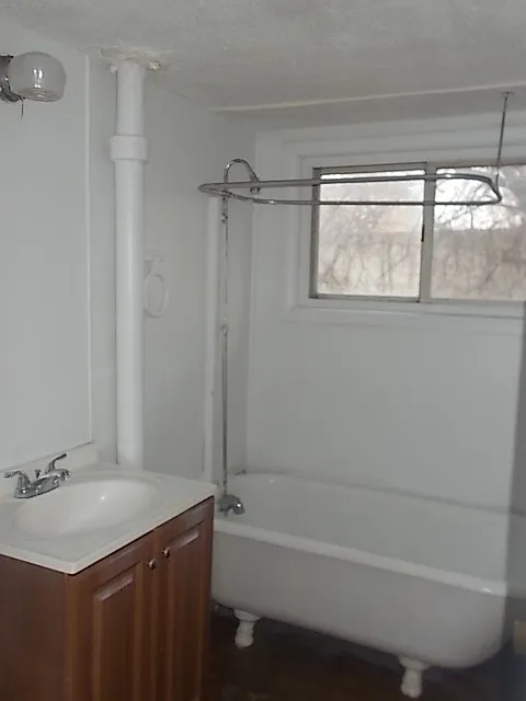 3 bed, 1276 sqft, $1,399 — Photo 2