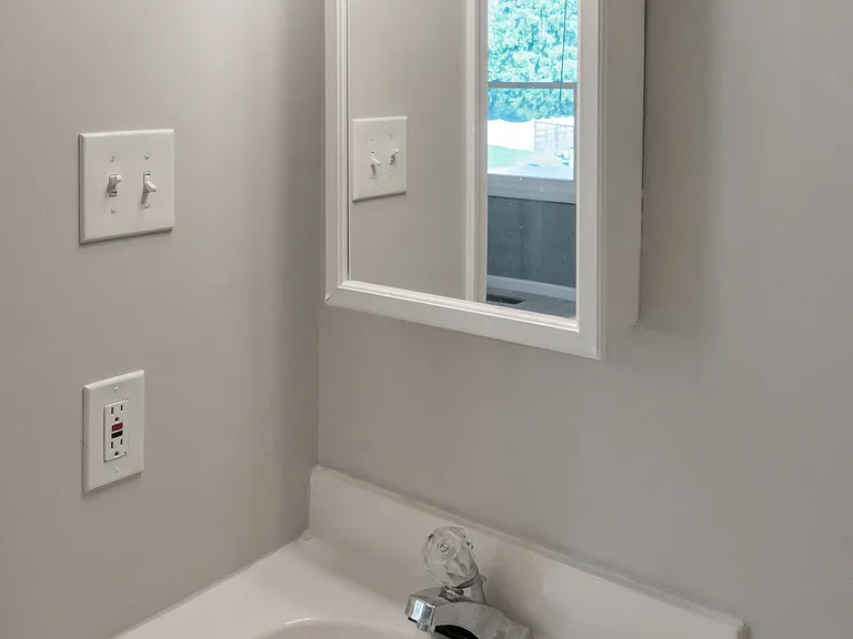 825 Yvette Dr #2 — Photo 9