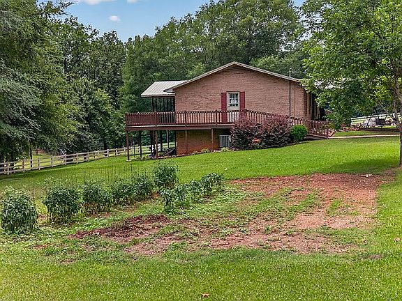 4th image of 209 Sunny Hill Dr