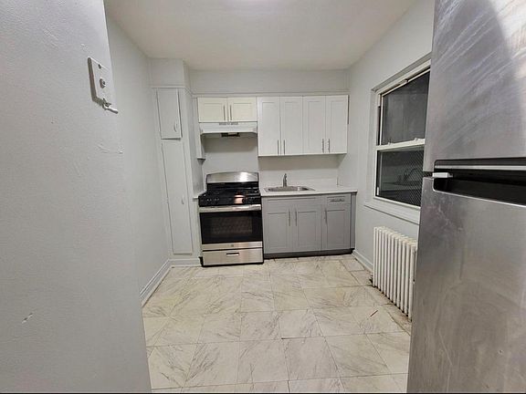 3rd image of 60 Crawford St APT 16