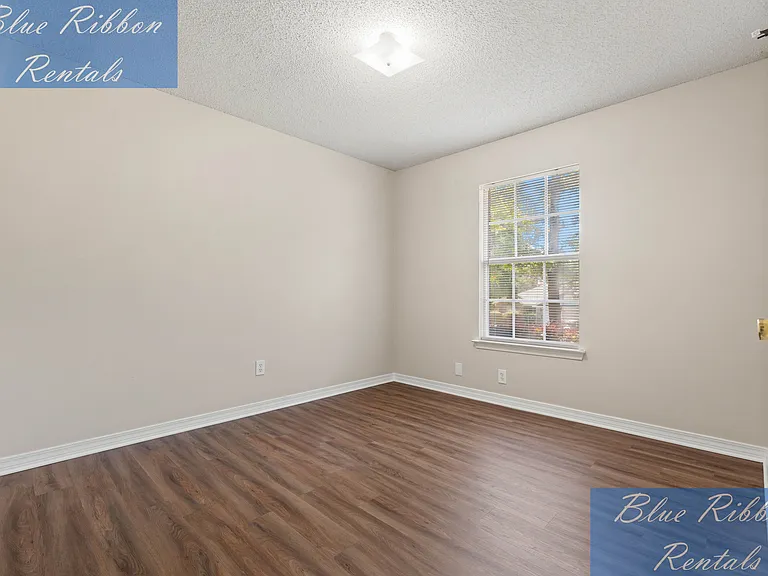 13340 Oak Forge Dr — Photo 6