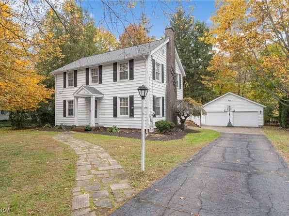 720 Knoll St SE, North Canton, OH 44709