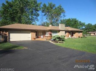 4684 Wil O Paw Dr, Coloma, MI 49038