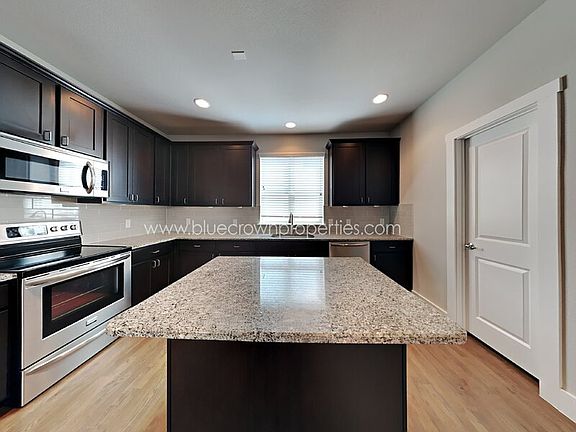 4th image of 1318 Palm Springs Ln