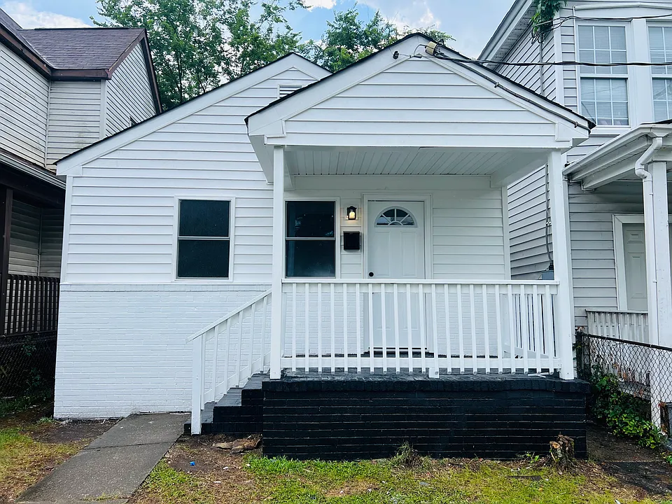 2513 Roanoke Ave