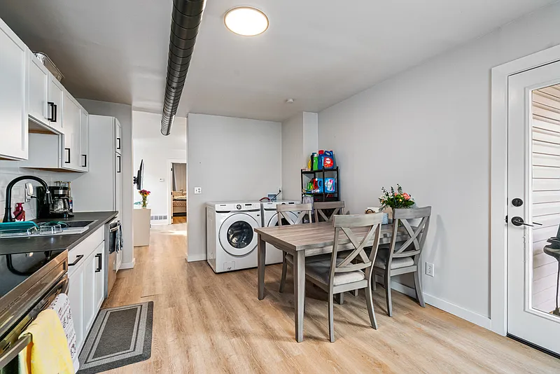 2 bed, 2.0 bath, $1,425 — Photo 4