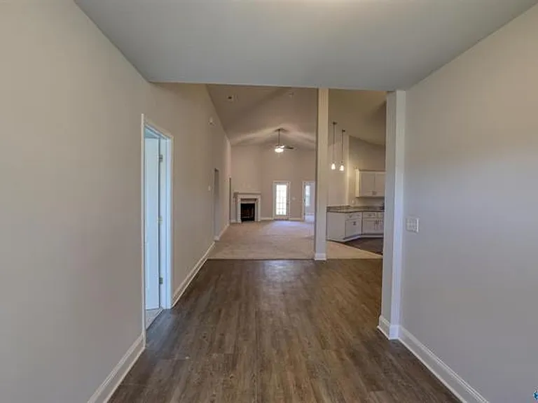 226 Abercorn Dr — Photo 2