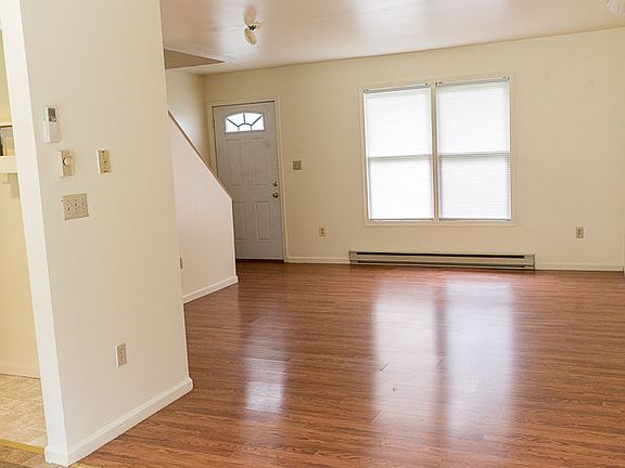 4th image of 1208 Lawton Ln