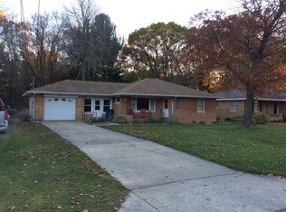 629 Ross Rd, Norton Shores, MI 49441