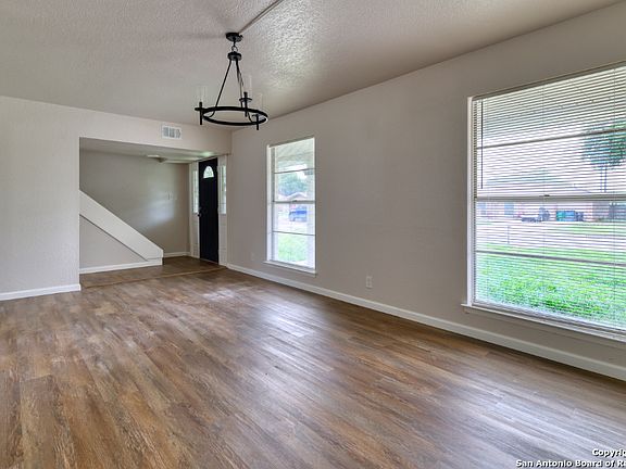 5th image of 4303 FOREST GREEN ST