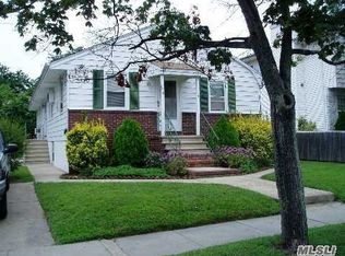 19 Hickory Rd, Port Washington, NY 11050