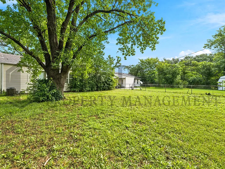 1401 W Calvert St — Photo 6