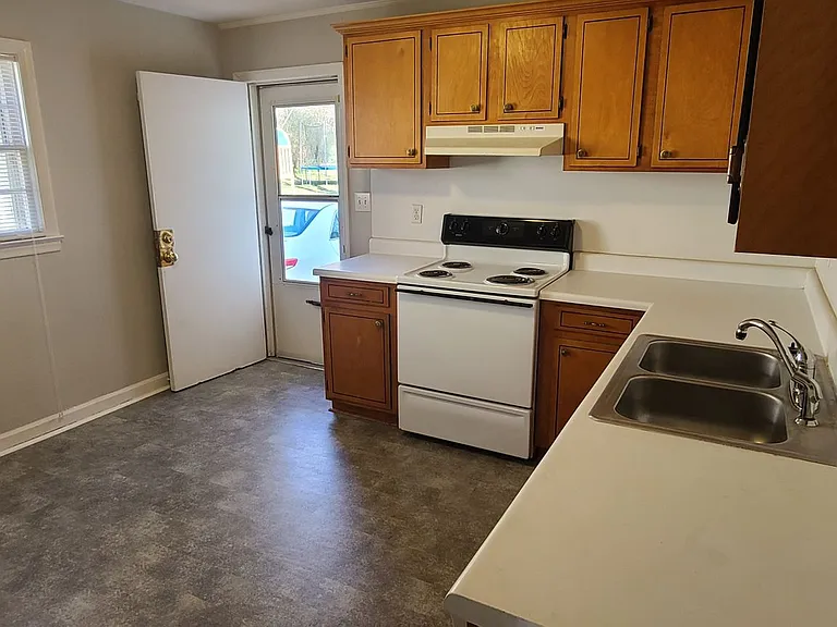 129 S Gordon Dr — Photo 5