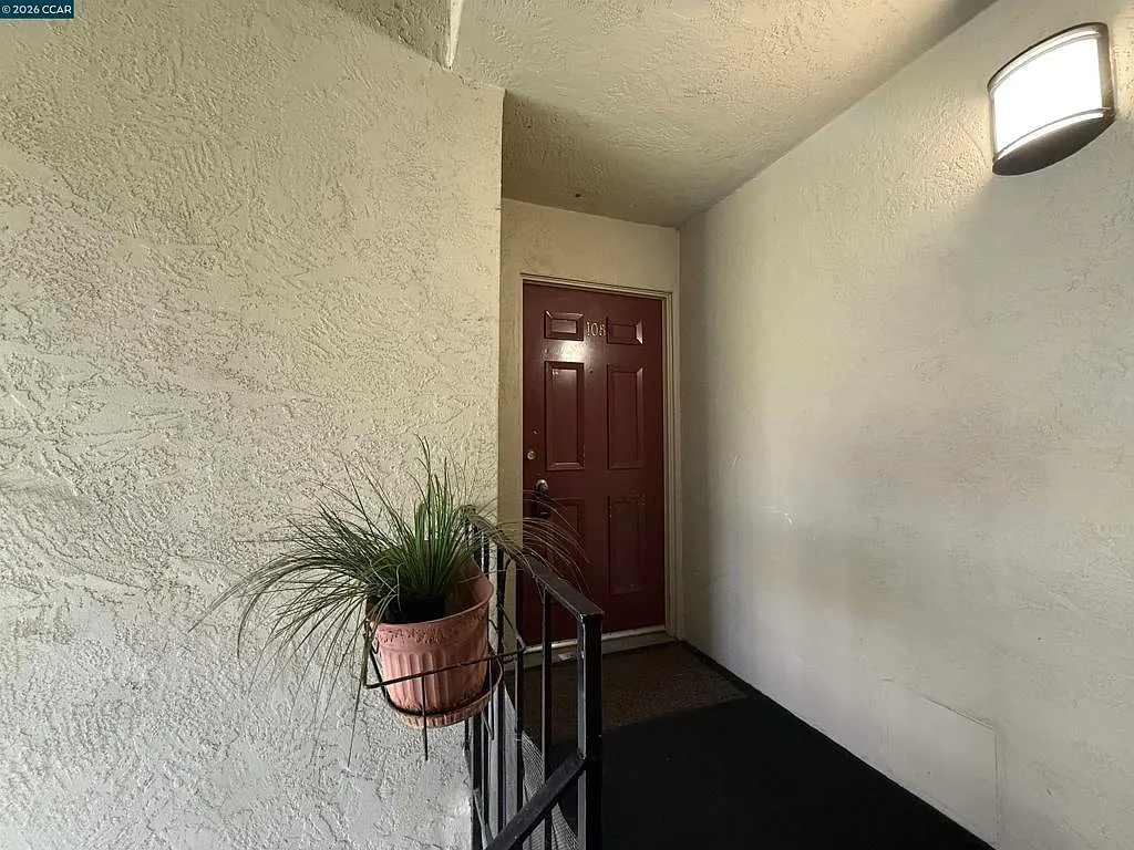 2 bed, 2.0 bath, 944 sqft, $3,000 — Photo 2