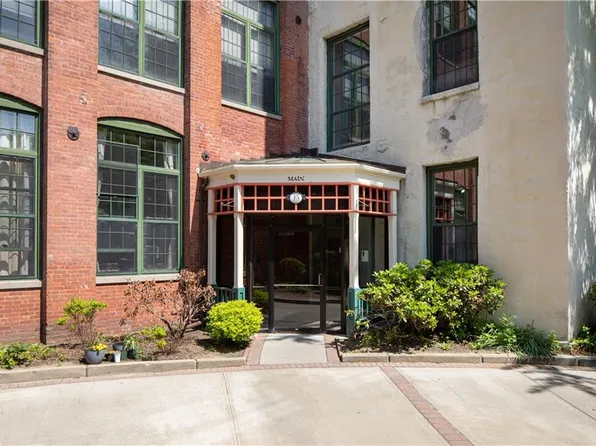 15 Higgins St APT 420, Smithfield, RI 02917