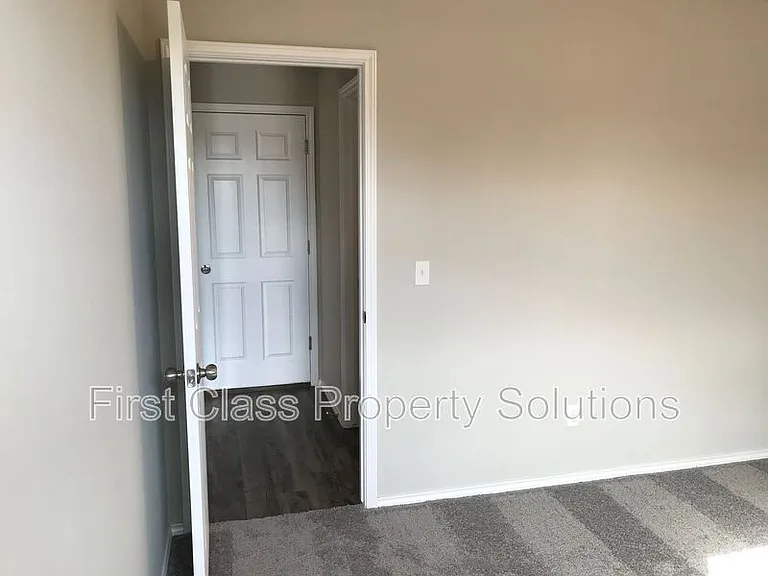 1716 W Antler Way — Photo 9