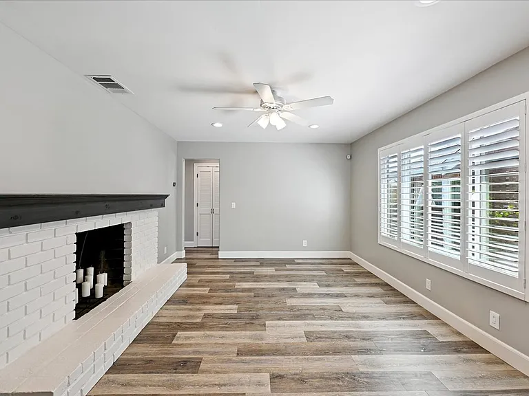 205 Grove St — Photo 27