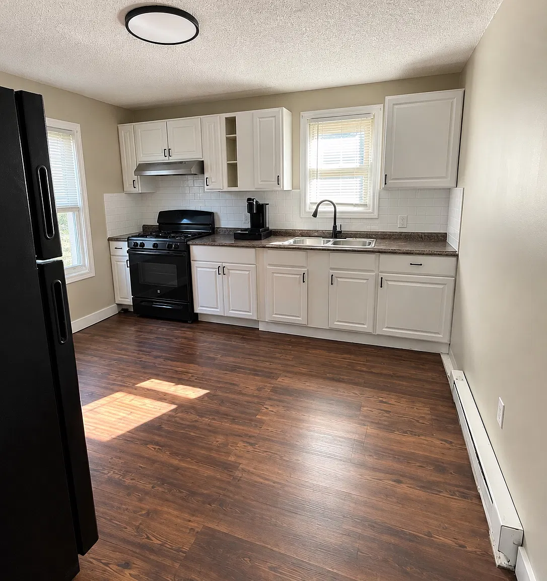2 bed, $2,200 — Photo 3