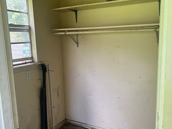 4th image of 1410 Missouri St