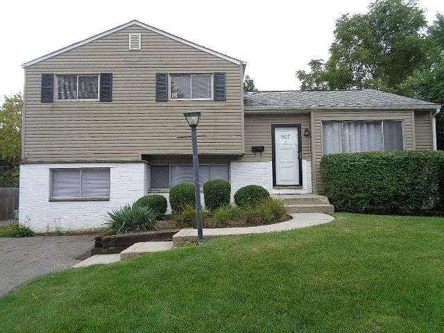 907 Bricker Blvd — Photo 1