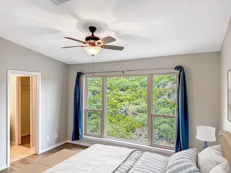 801 Grassy Knl #A — Photo 3