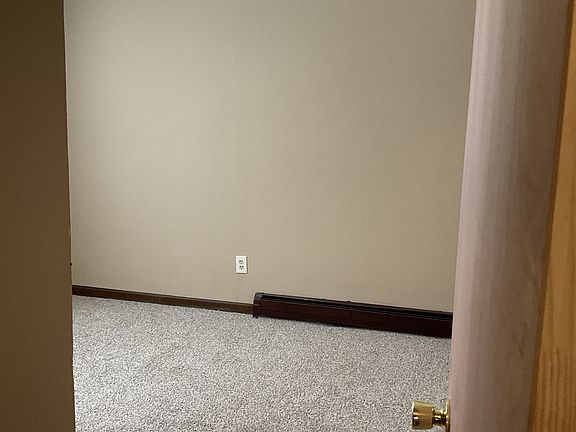 5th image of 304 Stratford Way #1