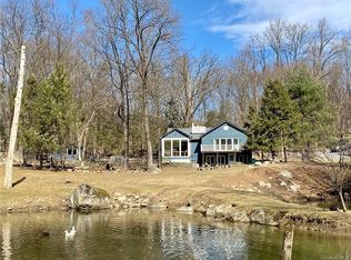 66 Chardavoyne Rd, Warwick, NY 10990