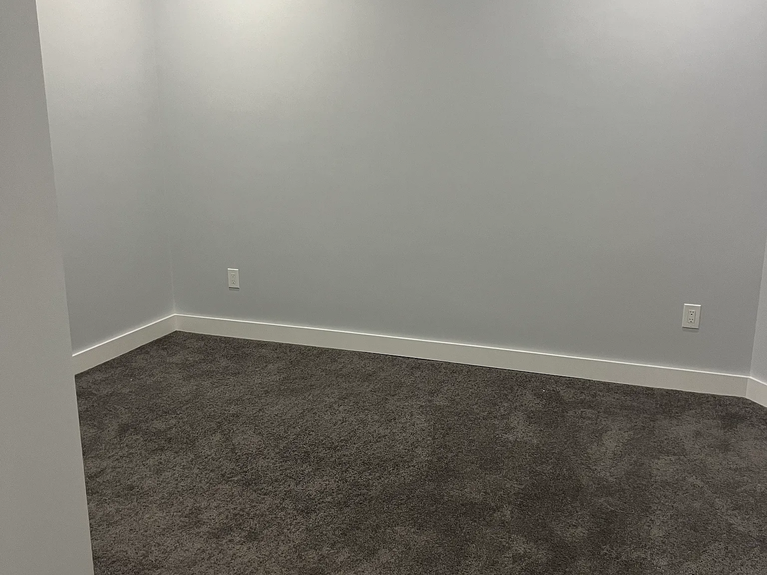 3 bed, 1050 sqft, $3,300 — Photo 3