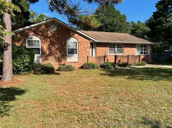 3007 Akron Dr, Hope Mills, NC 28348