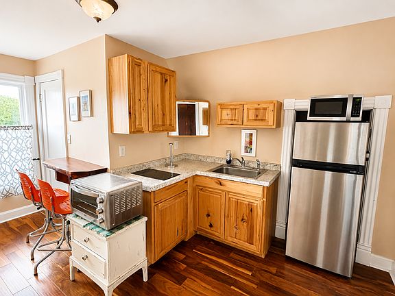 2nd image of 316 N 6th St #D